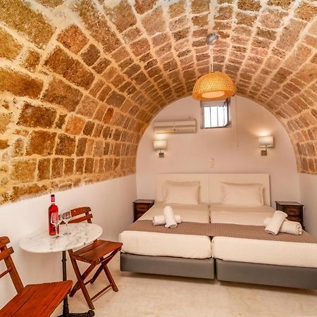 Auberge 32 Old Town Rhodes City 外观 照片