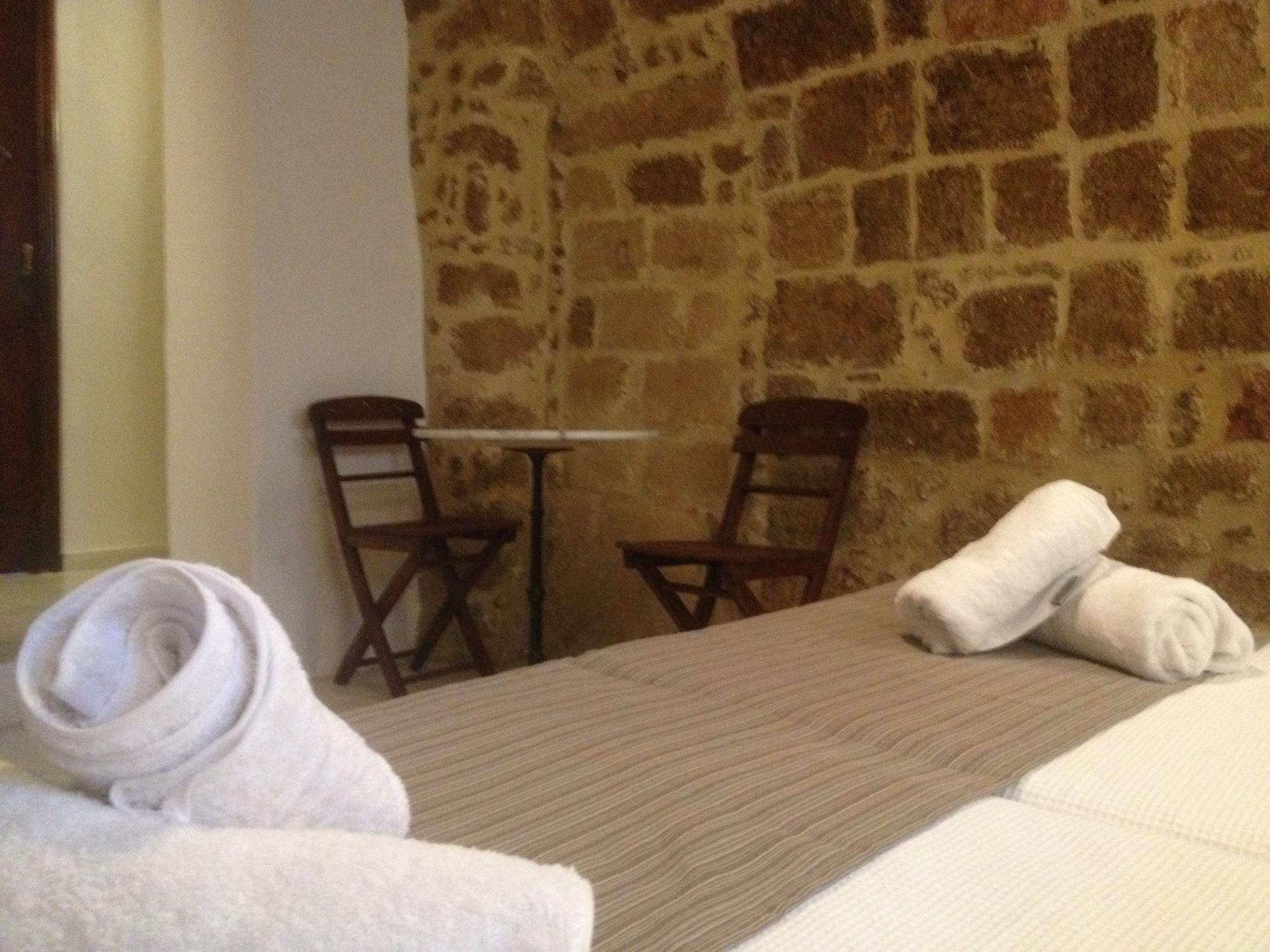 Auberge 32 Old Town Rhodes City 外观 照片